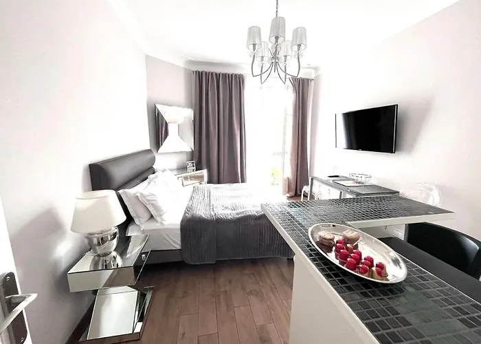 New - Cosy & In Palais Miramar Apartment