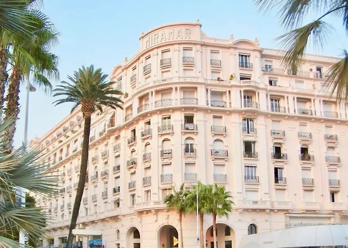 New - Cosy & In Palais Miramar Apartment *