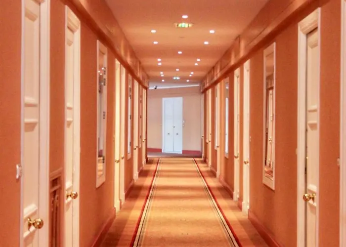 New - Cosy & In Palais Miramar Apartment *